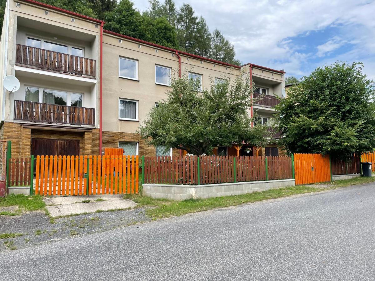 Apartmany Pod Prehradou Chřibská Eksteriør billede